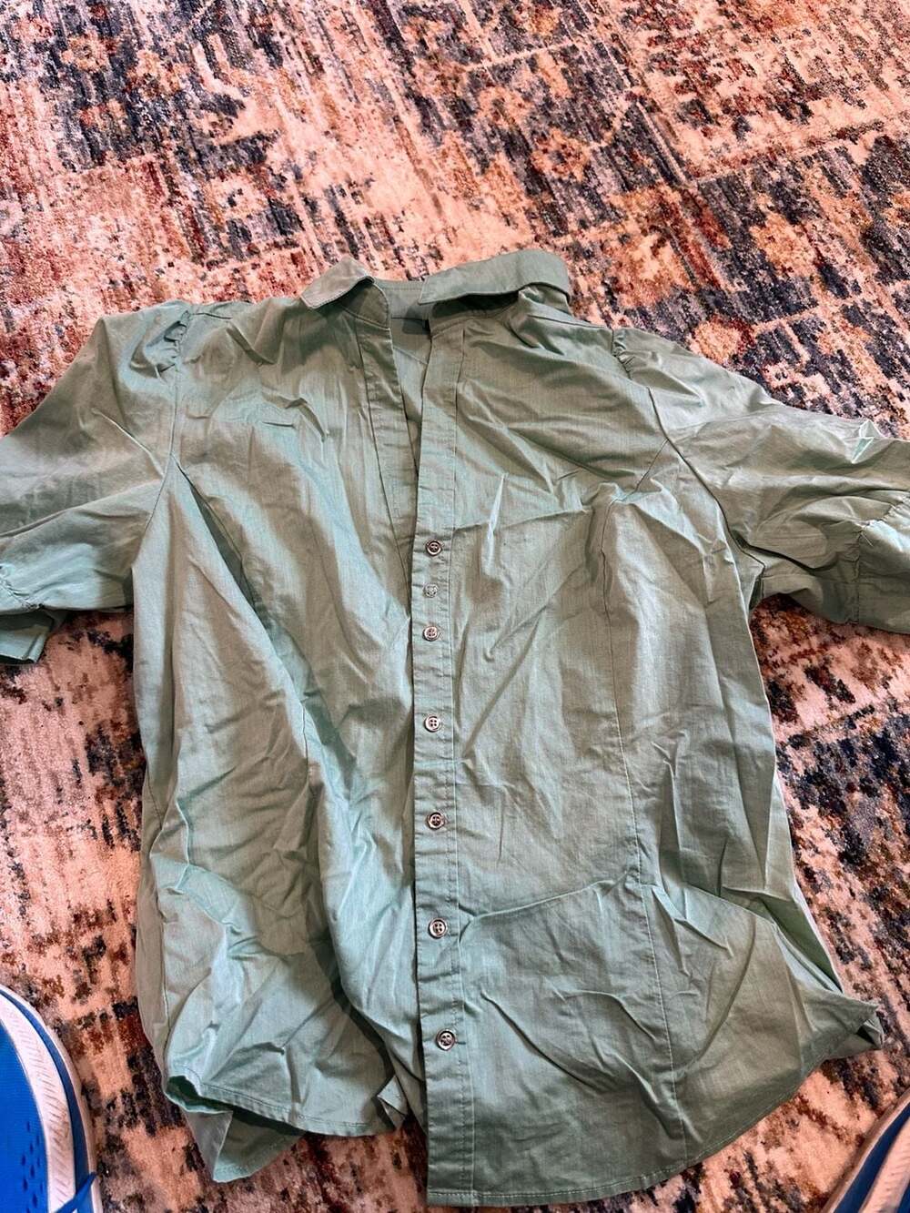 New York & Company Women's Green Short Sleeve Button-Down Shirt Size Medium
